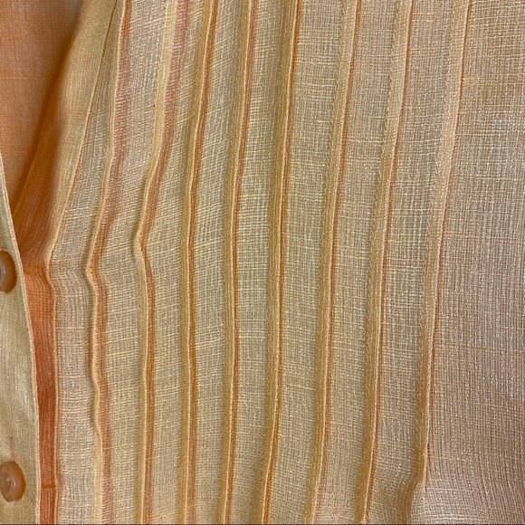 Coldwater Creek Cantaloupe Orange Pleated Front Button Up Top PLarge - Picture 2 of 7